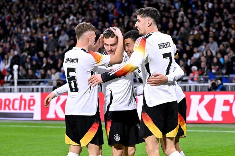 欧国联赛双方球队争夺晋级权益 欧国联赛双方球队争夺晋级权益