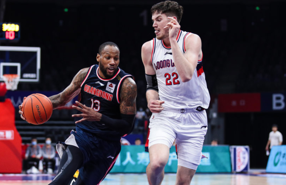 包含四川队翻盘福建队，易建联状态火热的词条